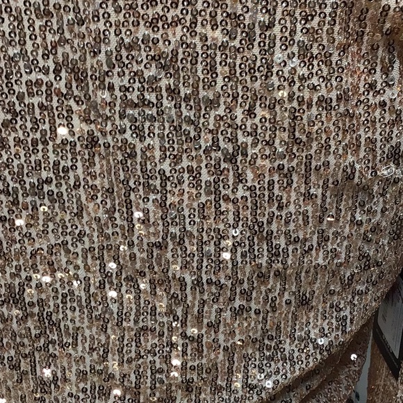 Etiquette sexy 🔥 peach sequin skirt and crop top set. Size S - Picture 9 of 12